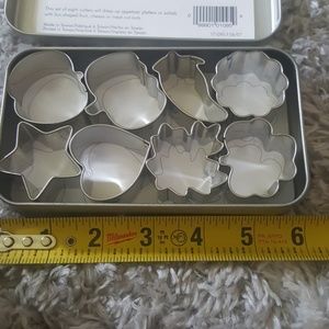 Pampered Chef Kitchen - Pampered Chef cutters and mini baking cups Pampered Chef Kitchen - Pampered Chef cutters and mini baking cups
